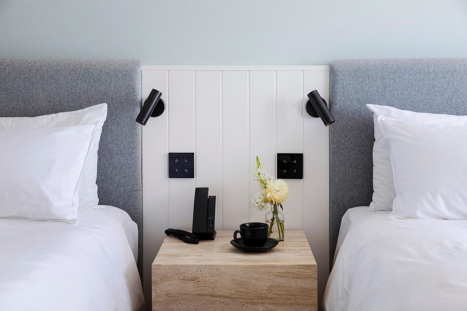 Manly Pacific Sydney Mgallery Collection 외부 사진 A bedside table